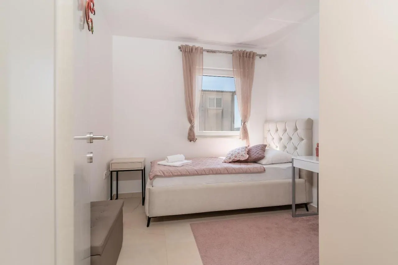 Apartman Bonaca Trogir 0*,  Croatia